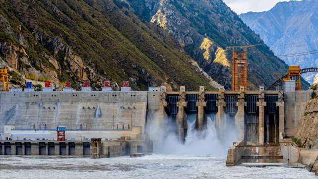 在雅鲁藏布江建水电站，明知建造难度巨大，中国为啥还执意要建？